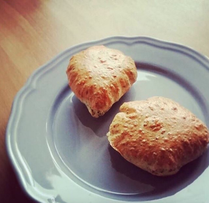 Diese leckeren Eiweißbrötchen sind der ideale Ersatz für alle, die kein Gluten vertragen oder auf Getreideprodukte verzichten wollen um schneller abzunehmen