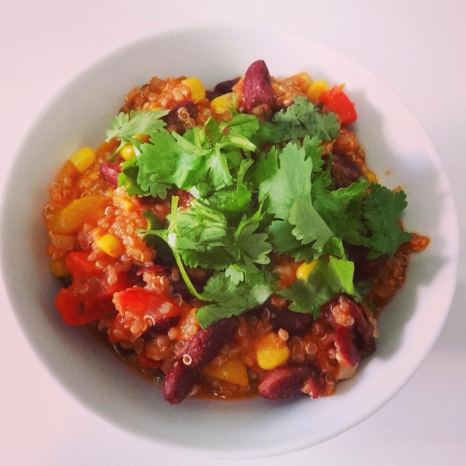 Dieses leckere Chili sin Carne Rezept eignet sich besonders gut für Leute, die sich vegetarisch ernähren aber gleichzeitig auch abnehmen möchten....