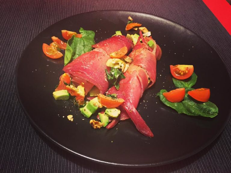 Dieser leckere Schinkenburrito erfüllt alle Voraussetzungen für ein perfektes Abnehm-Frühstück. Er ist kohlenhydratarm, glutenfrei, schmeckt und macht satt! www.mybodyartist.de