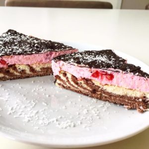 Dieser Low Carb Quarkkuchen ermöglicht Dir nicht nur ohne Reue zu naschen, er bringt sogar Deine Problemzonen zum Schmelzen. www.mybodyartist.de