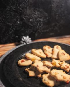 Dieses Rezept für glutenfreie Kekse ist ideal für alle, die an Zöliakie oder einer Glutensensivität leiden, aber trotzdem nicht auf Weihnachtsgebäck verzichten wollen. www.mybodyartist.de