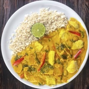 Low Carb Hähnchen Curry mit Blumenkohlreis