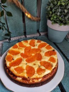 Dieser Low Carb Cheesecake mit Mandarinen ist genau richtig für Dich, wenn Du Dir in der Weihnachtszeit mal etwas Süßes gönnen, aber auch etwas auf Deine Figur achten willst.