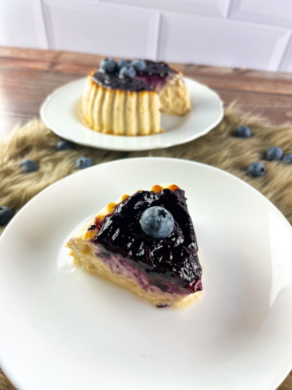 Low Carb Joghurtkuchen mit Obst (nur 81 kcal pro 100 g)Mybodyartist
