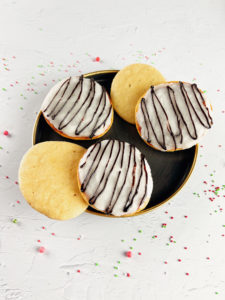 Wenn Du noch auf der Suche nach einem leckeren Rezept für Silvester oder Fasching bist, dann solltest Du unbedingt einmal diese Low Carb Amerikaner ausprobieren. www.mybodyartist.de