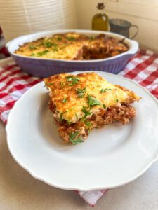 Diese Ramen Lasagne zählt zu den leckersten Rezepten, die wir dieses Jahr entwickelt haben. Da sie zudem reich an Eiweiß und sehr kalorienarm ist, eignet sie sich übrigens auch perfekt zum Abnehmen! www.mybodyartist.de
